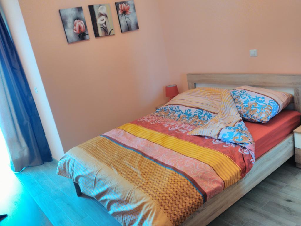 Apartment Sea Space Dobra Voda Bagian luar foto